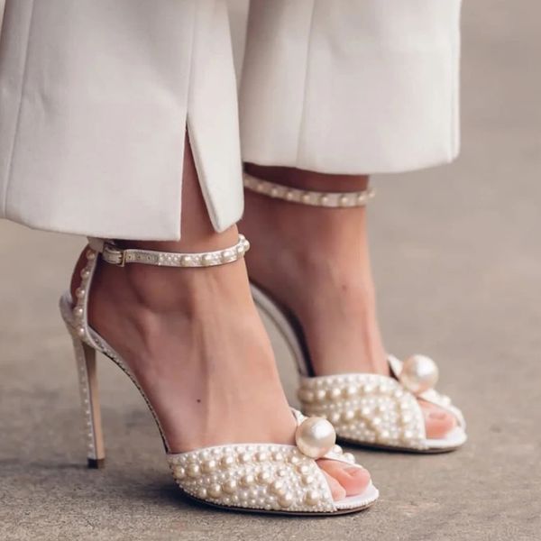 Top quality White Pearls sandals Lady Stiletto Heels 10.5cm 8.5 6.5 Ankle Strap Bridal Wedding Dress Shoes Luxurious designer Leather Chunky Heel sandals Bring a box