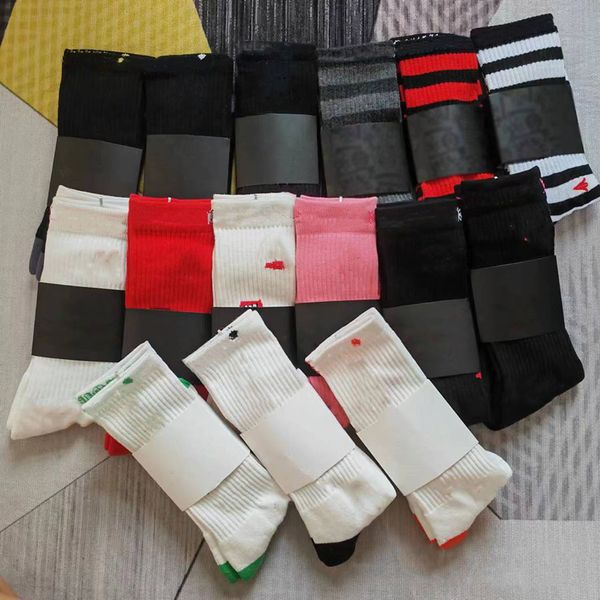 Luxury Men Women socks Designer stocking classic letter comfortable breathable cotton high quality fashion 15 kinds of color freedom to choose